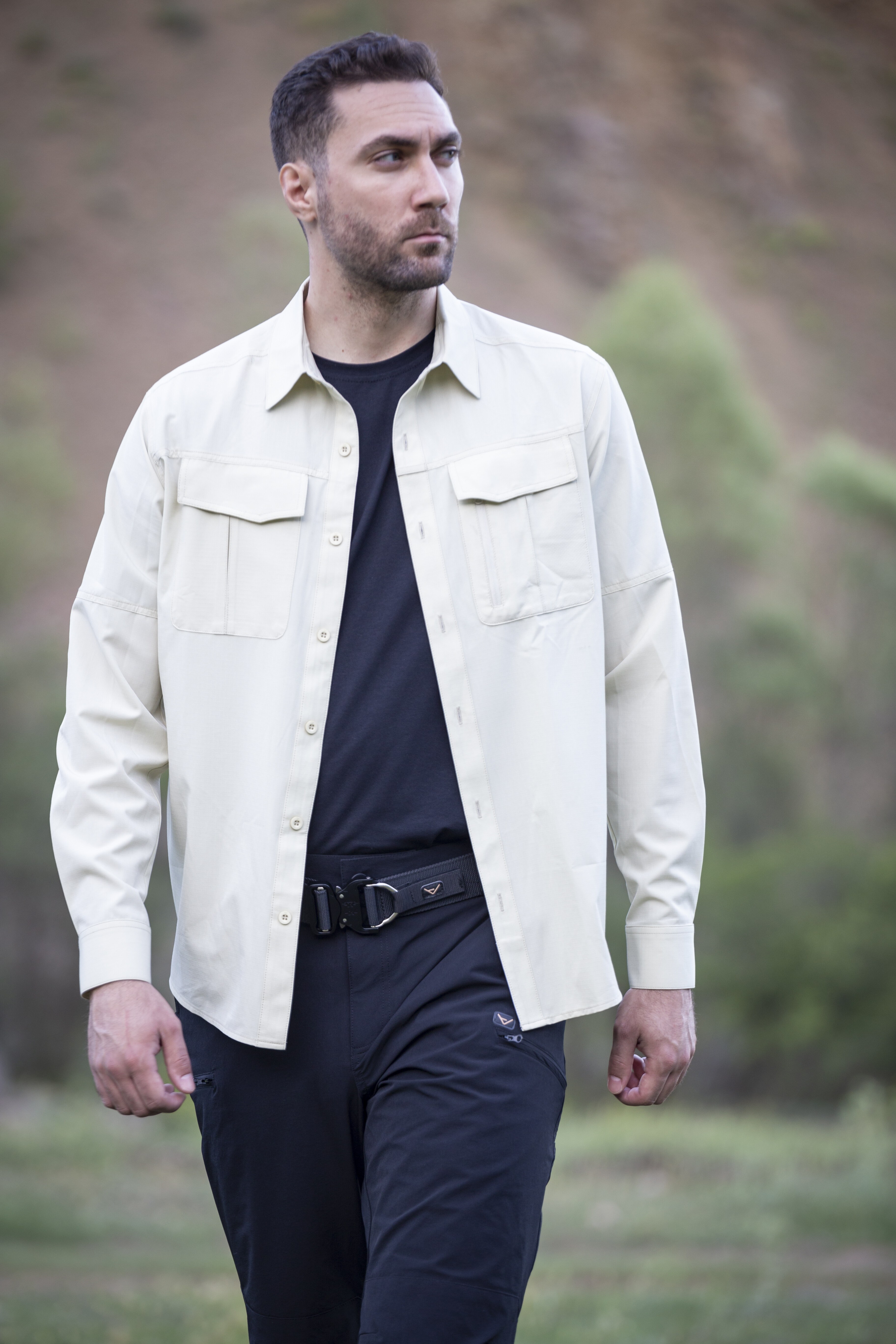 Açık Hava Gömlekleri: Rahatlığın ve Fonksiyonelliğin Harmanlandığı Giysiler